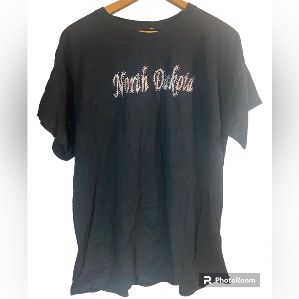 Classic teaze shortsleeve north dakota scoop crewneck black shirt xl extra large